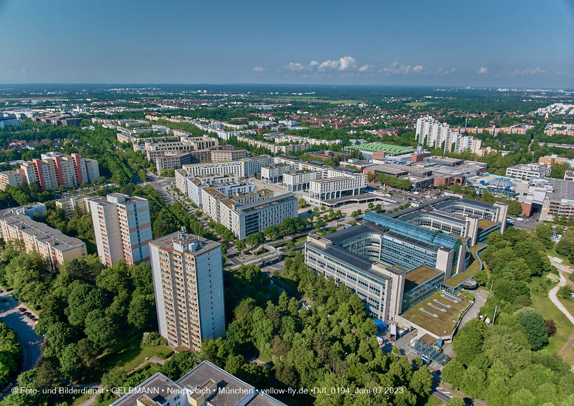 07.06.2023 - Perlach Plaza, PEP, Rentenversicherung, Wohnring, WACKER-Chemie in Neuperlach 07.06.2023 - Perlach Plaza, PEP, Rentenversicherung, Wohnring, WACKER-Chemie in Neuperlach